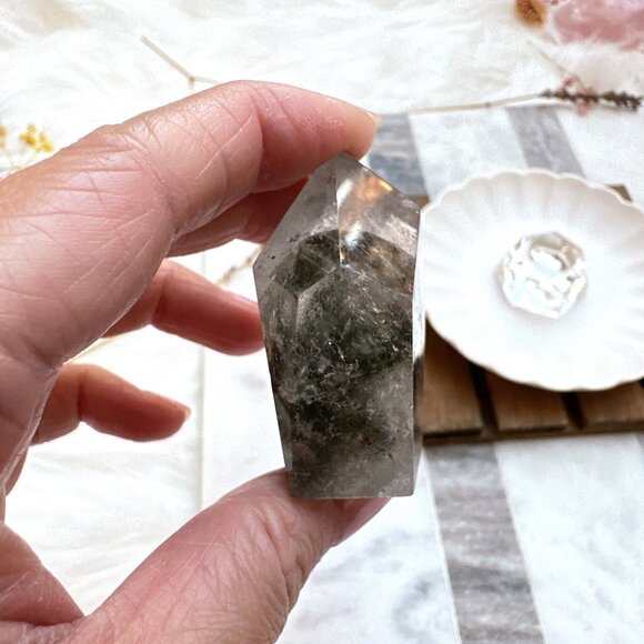 Extra Small Garden Quartz Polished Tip - Picture 5 of 7